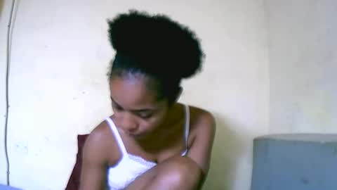 Snapshot of vanah344375 chatting on 12, 9, 2025 vanah344375 online show from 12, 9, 2025