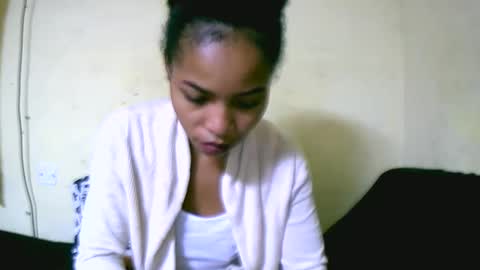 Snapshot of vanah344375 chatting on 16, 9, 2025 vanah344375 online show from 16, 9, 2025