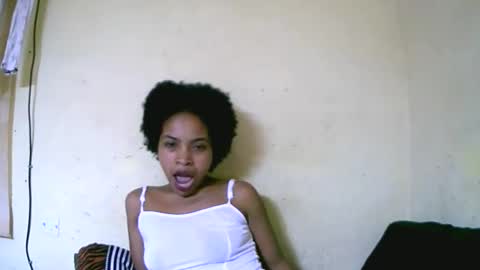 Snapshot of vanah344375 chatting on 3, 10, 2025 vanah344375 online show from 3, 10, 2025
