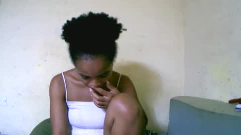 Snapshot of vanah344375 chatting on 8, 10, 2025 vanah344375 online show from 8, 10, 2025