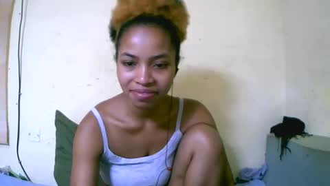 Snapshot of vanah344375 chatting on 11, 10, 2025 vanah344375 online show from 11, 10, 2025