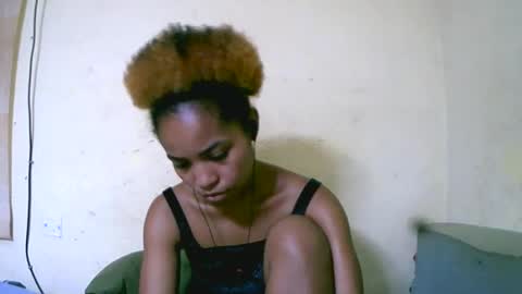 Snapshot of vanah344375 chatting on 13, 10, 2025 vanah344375 online show from 13, 10, 2025