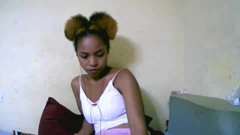 Snapshot of vanah344375 chatting on 15, 10, 2025 vanah344375 online show from 15, 10, 2025