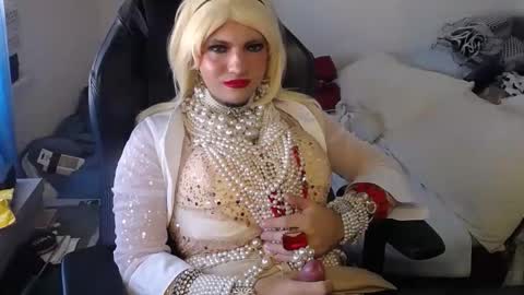 vanesacrossri online show from 16, 10, 2025