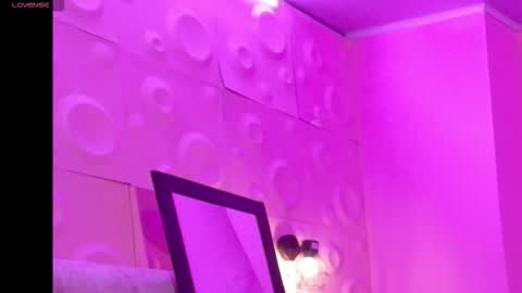 Snapshot of vanessa_7_ chatting on 19, 10, 2025 Vanessa online show from 19, 10, 2025