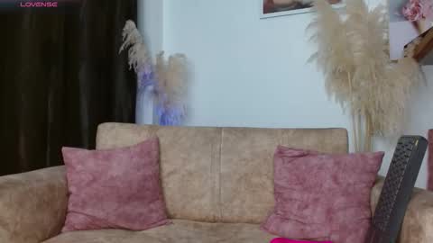 VANESSA BRETT online show from 16, 2, 2026