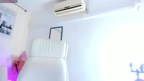 Vanessa online show from 4, 2, 2025