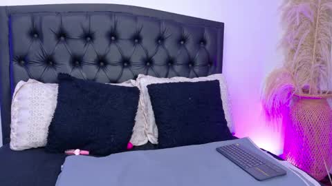 vanessa_mejiia online show from 4, 6, 2026