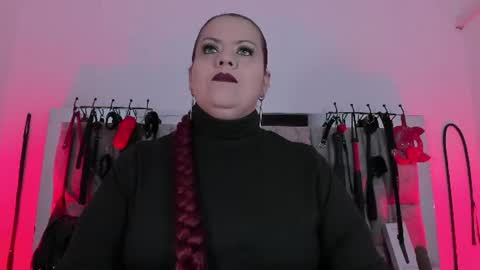 Vanessa online show from 9, 7, 2026