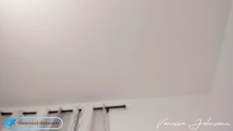 vanessajohnsonn online show from 4, 1, 2025