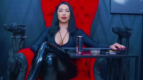 Miss Vanessa online show from 4, 2, 2025