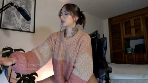 Snapshot of vanessart_ chatting on 15, 6, 2026 Vanessa online show from 15, 6, 2026
