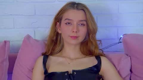 Snapshot of vanessavienne chatting on 9, 2, 2026 VanessaVienne online show from 9, 2, 2026