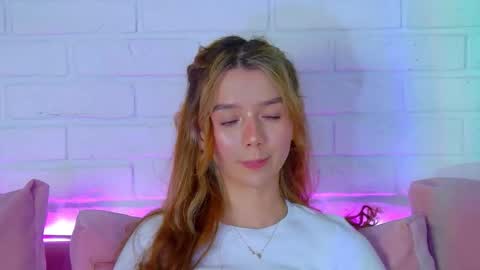 Snapshot of vanessavienne chatting on 19, 2, 2026 VanessaVienne online show from 19, 2, 2026