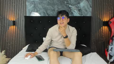 Snapshot of vanilla_hot_ chatting on 1, 2, 2025 vanilla_hot_ online show from 1, 2, 2025