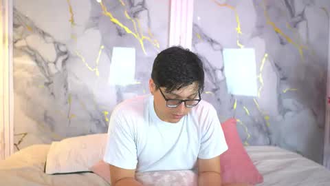 Snapshot of vanilla_hot_ chatting on 13, 10, 2025 vanilla_hot_ online show from 13, 10, 2025