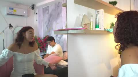 Snapshot of vanilla_hot_ chatting on 19, 10, 2025 vanilla_hot_ online show from 19, 10, 2025