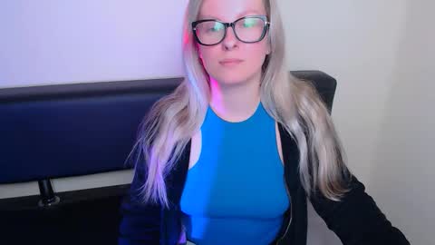 Mia online show from 25, 9, 2025