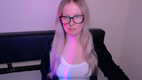 Mia online show from 27, 9, 2025