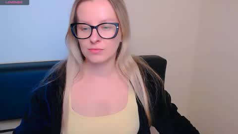 Mia online show from 13, 10, 2025