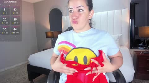Snapshot of vanitysex chatting on 11, 12, 2024 Karine online show from 11, 12, 2024