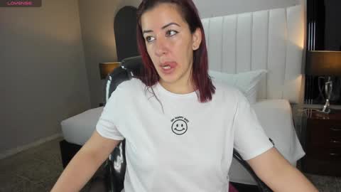 Snapshot of vanitysex chatting on 6, 2, 2025 Karine online show from 6, 2, 2025