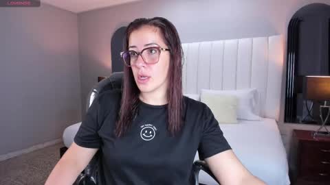 Snapshot of vanitysex chatting on 15, 9, 2025 Karine online show from 15, 9, 2025