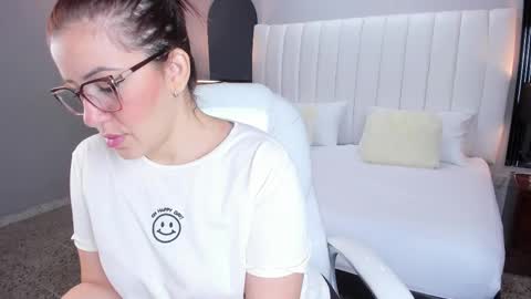 Snapshot of vanitysex chatting on 30, 9, 2025 Karine online show from 30, 9, 2025