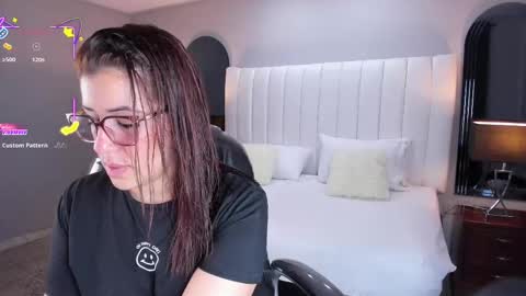 Snapshot of vanitysex chatting on 16, 10, 2025 Karine online show from 16, 10, 2025