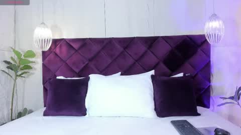 Snapshot of vannecamiel chatting on 25, 10, 2025 V A N N E S A online show from 25, 10, 2025