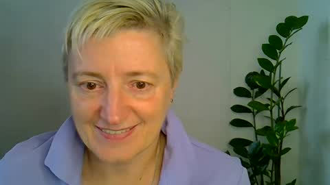 Snapshot of vea_motty chatting on 31, 10, 2025 vea_motty online show from 31, 10, 2025