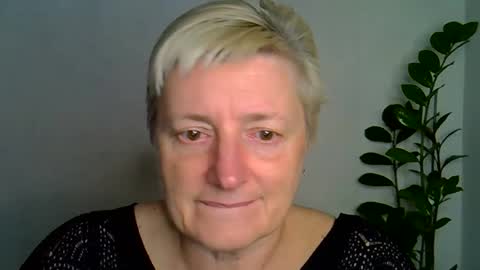 Snapshot of vea_motty chatting on 1, 11, 2025 vea_motty online show from 1, 11, 2025