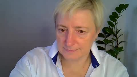 Snapshot of vea_motty chatting on 3, 11, 2025 vea_motty online show from 3, 11, 2025