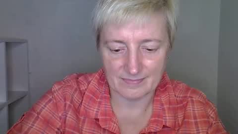 Snapshot of vea_motty chatting on 16, 11, 2025 vea_motty online show from 16, 11, 2025