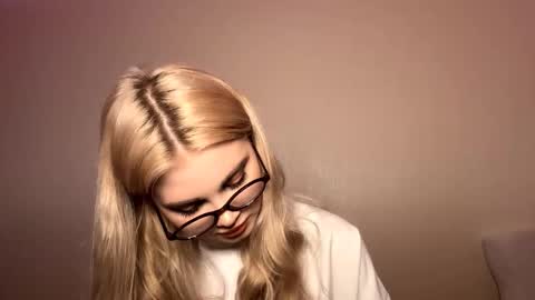 Monika online show from 28, 11, 2025