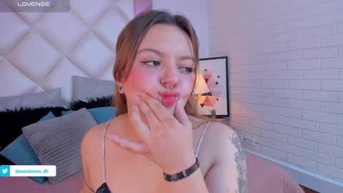 Vee Simons online show from 9, 1, 2025