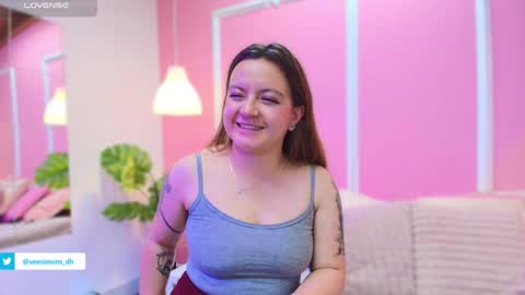 Vee Simons online show from 9, 1, 2025