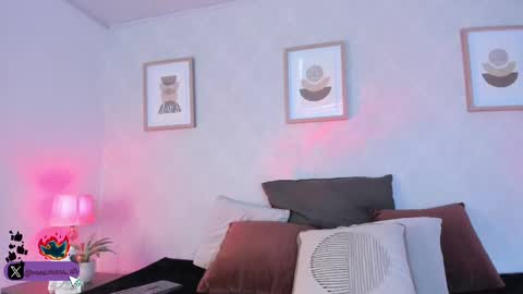 Vee Simons online show from 13, 9, 2025