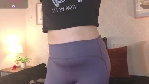 Vee Simons online show from 14, 11, 2025