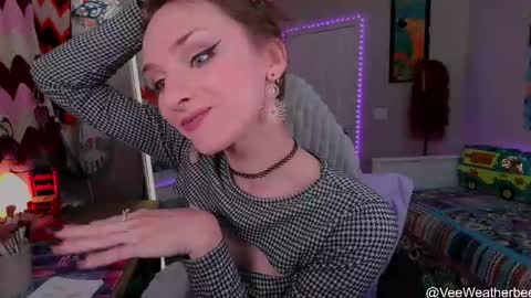 Violet Weatherbee online show from 28, 4, 2026