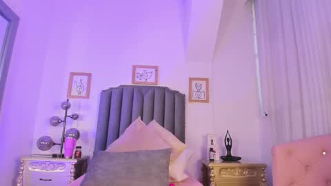   online show from 24, 9, 2025