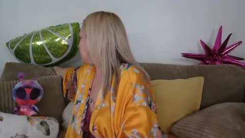 Vegas Dani online show from 6, 10, 2025