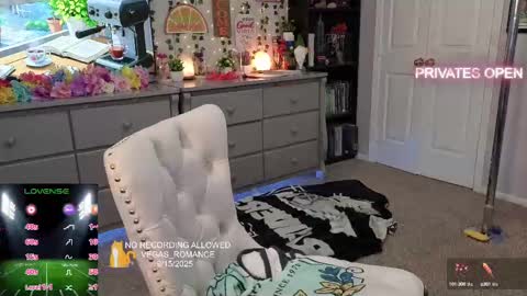 Snapshot of vegas_romance chatting on 16, 9, 2025 vegas_romance online show from 16, 9, 2025