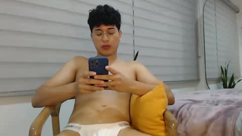 Snapshot of velascosexyboy chatting on 28, 2, 2025 velascosexyboy online show from 28, 2, 2025