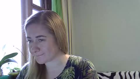 Snapshot of velly_vassa chatting on 17, 11, 2025 velly_vassa online show from 17, 11, 2025