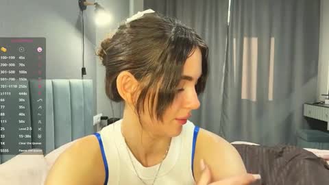 Snapshot of veluxe chatting on 18, 5, 2026 Nia online show from 18, 5, 2026