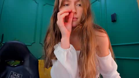 velvet_cherry online show from 5, 12, 2024