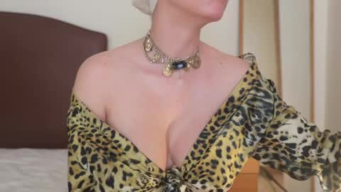 Sienna online show from 30, 5, 2026
