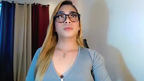 Snapshot of velvet_delux69 chatting on 11, 10, 2025 velvet_delux69 online show from 11, 10, 2025