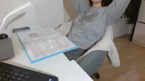 Snapshot of velvet_desiree chatting on 8, 2, 2026 Velvet Desiree online show from 8, 2, 2026